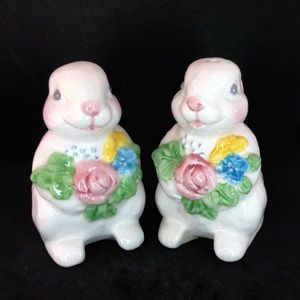 ❌SOLD❌Vtg Ceramics Bunny Salt Pepper Shakers